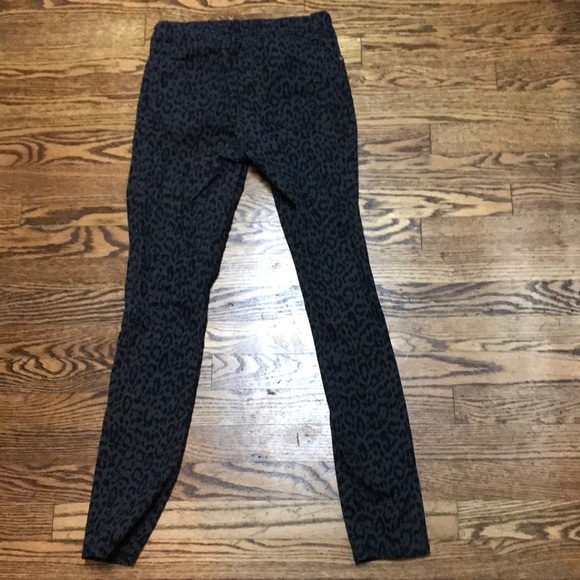 Women’s GAP jeans size 0 Cheetah print (legging) - Picture 4 of 4